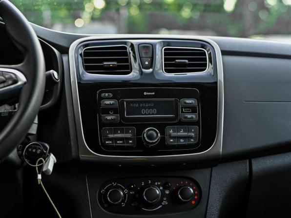 Renault Logan II Рестайлинг с пробегом 2018 года, цена 759 000 рублей, 188158 км, седан, Автокод Объявления
