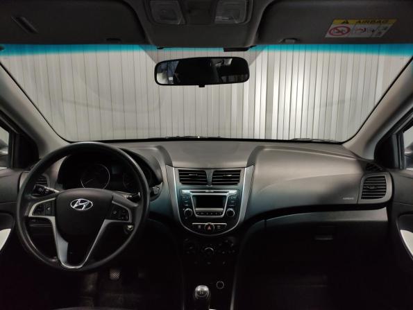 Hyundai Solaris I Рестайлинг с пробегом 2015 года, цена 959 000 рублей, 98623 км, седан, Автокод Объявления