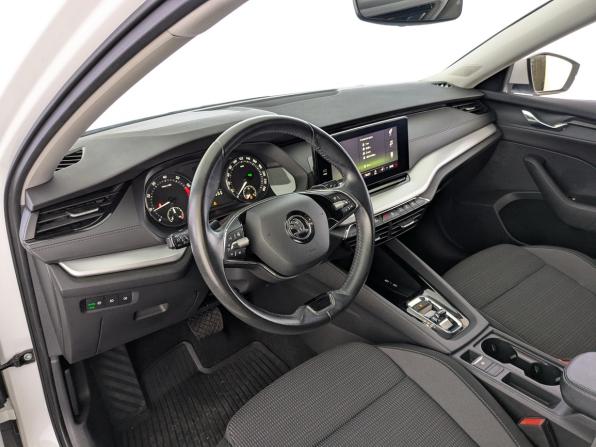 Skoda Octavia IV (A8) с пробегом 2021 года, цена 2 500 000 рублей, 48065 км, лифтбек, Автокод Объявления