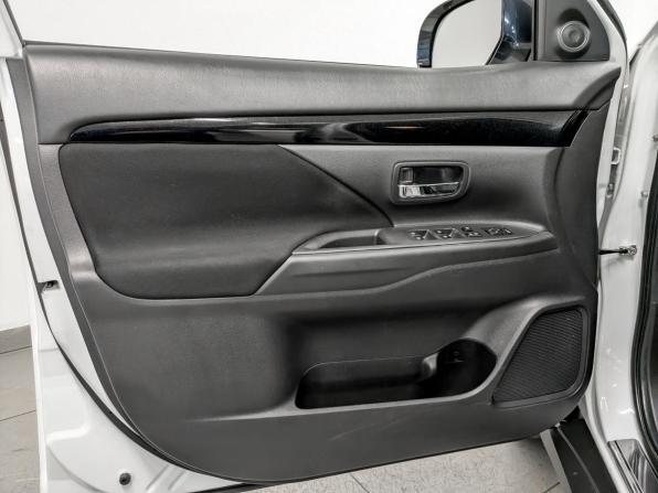 Mitsubishi Outlander III Рестайлинг 3 с пробегом 2021 года, цена 2 350 000 рублей, 98685 км, внедорожник, Автокод Объявления