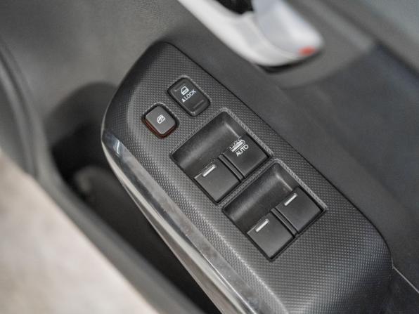 Honda Insight II Рестайлинг с пробегом 2012 года, цена 899 000 рублей, 268000 км, хэтчбек, Автокод Объявления