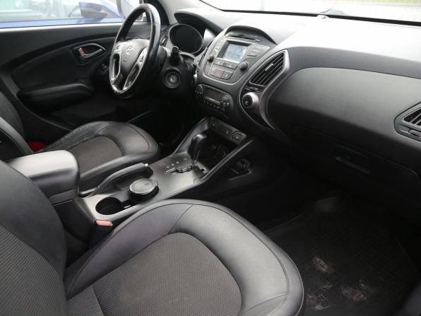 Hyundai ix35 I Рестайлинг с пробегом 2015 года, цена 955 000 рублей, 311900 км, внедорожник, Автокод Объявления