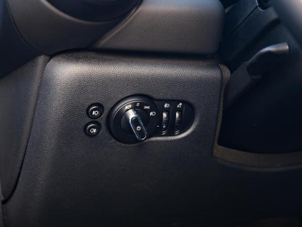 Mini Hatch III (F55/F56) Рестайлинг с пробегом 2020 года, цена 2 399 000 рублей, 82000 км, хэтчбек, Автокод Объявления