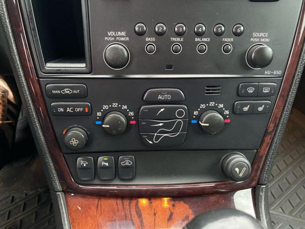 Volvo XC70 I Рестайлинг с пробегом 2006 года, цена 749 000 рублей, 336000 км, универсал, Автокод Объявления