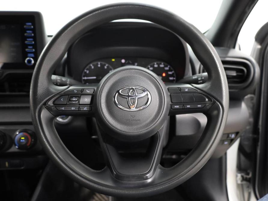 Toyota Yaris IV Ростов-на-Дону  - изображение 12