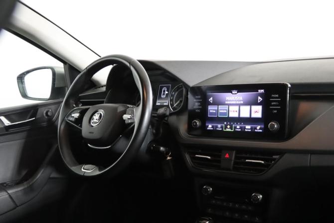 Skoda Rapid II с пробегом 2021 года, цена 1 799 990 рублей, 65198 км, лифтбек, Автокод Объявления