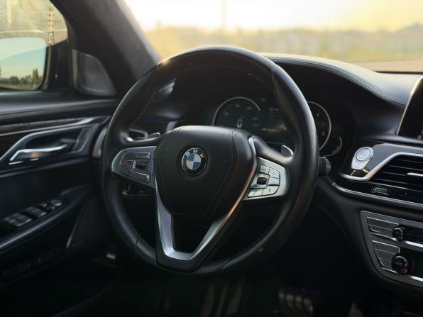 BMW 7 серии VI (G11/G12) с пробегом 2016 года, цена 3 700 000 рублей, 162689 км, седан, Автокод Объявления
