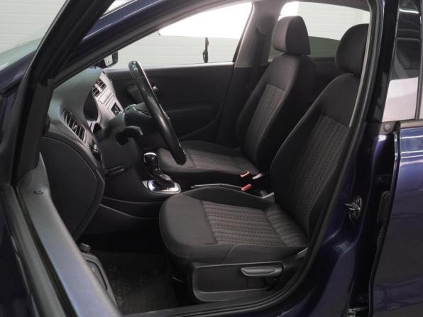 Volkswagen Polo V Рестайлинг с пробегом 2016 года, цена 954 000 рублей, 113628 км, седан, Автокод Объявления