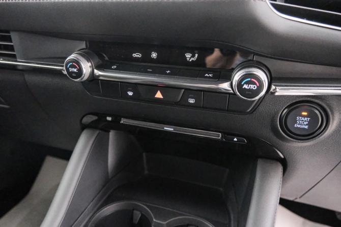 Mazda 3 IV (BP) с пробегом 2021 года, цена 2 069 000 рублей, 13250 км, хэтчбек, Автокод Объявления