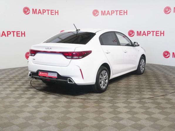 Kia Rio IV Рестайлинг с пробегом 2021 года, цена 1 645 000 рублей, 99967 км, седан, Автокод Объявления