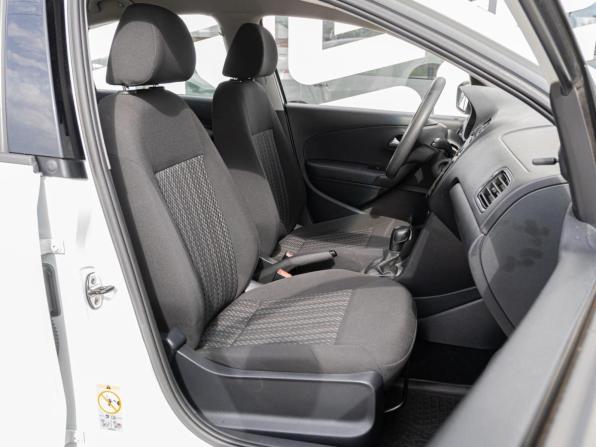 Volkswagen Polo V Рестайлинг с пробегом 2017 года, цена 1 340 000 рублей, 107640 км, седан, Автокод Объявления