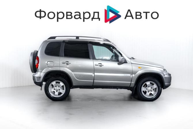 Chevrolet Niva I Рестайлинг с пробегом 2011 года, цена 575 000 рублей, 135000 км, внедорожник, Автокод Объявления