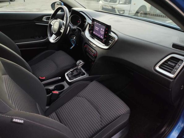 Kia Ceed III Рестайлинг с пробегом 2022 года, цена 2 099 000 рублей, 98208 км, универсал, Автокод Объявления
