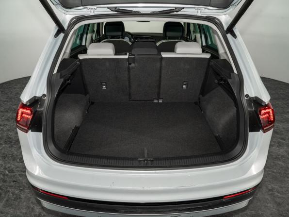 Volkswagen Tiguan II с пробегом 2019 года, цена 2 820 000 рублей, 78273 км, внедорожник, Автокод Объявления