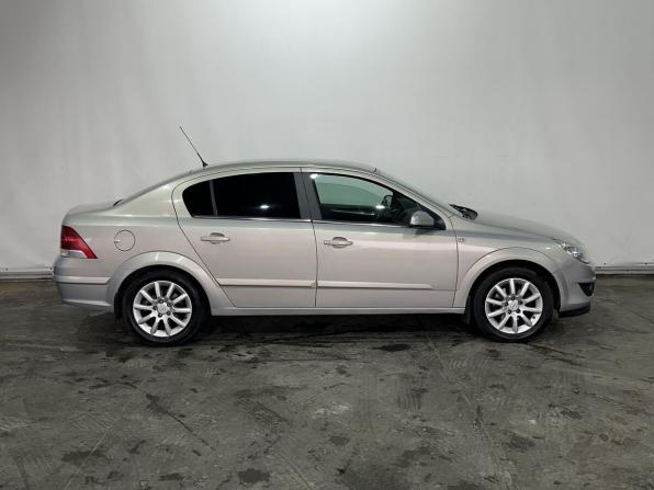 Opel Astra H Рестайлинг с пробегом 2008 года, цена 599 000 рублей, 115000 км, седан, Автокод Объявления