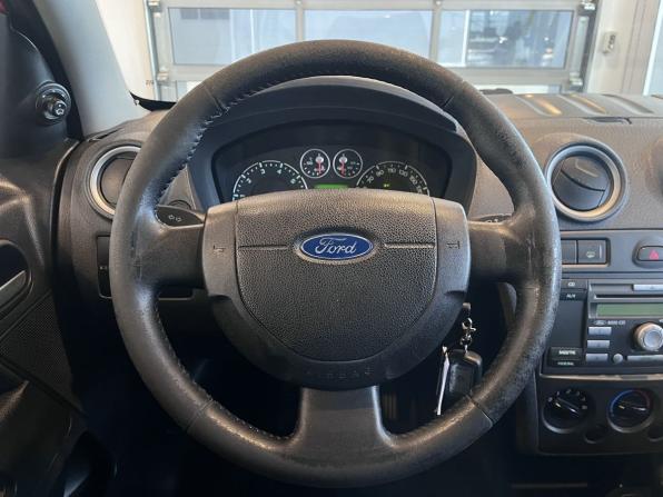 Ford Fusion I Рестайлинг с пробегом 2007 года, цена 260 000 рублей, 247333 км, хэтчбек, Автокод Объявления