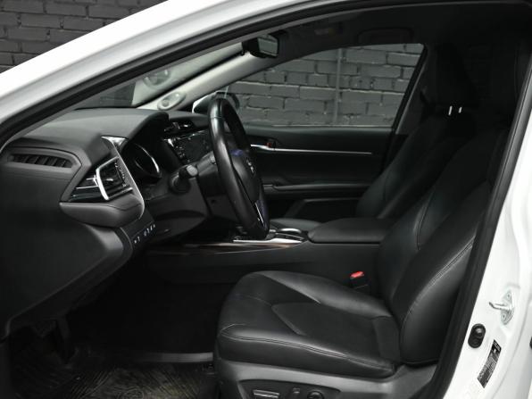 Toyota Camry VIII (XV70) с пробегом 2019 года, цена 2 740 000 рублей, 40432 км, седан, Автокод Объявления