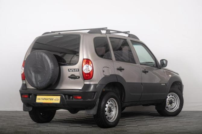 Chevrolet Niva I Рестайлинг с пробегом 2018 года, цена 899 000 рублей, 36000 км, внедорожник, Автокод Объявления