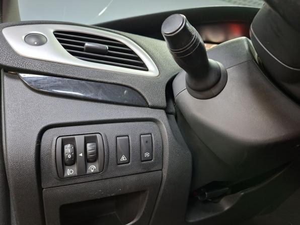 Renault Scenic III Рестайлинг с пробегом 2013 года, цена 850 000 рублей, 340668 км, компактвэн, Автокод Объявления