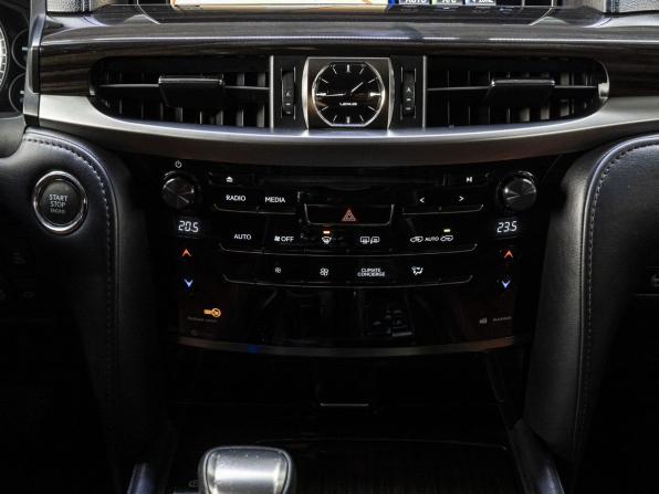 Lexus LX III Рестайлинг 2 с пробегом 2017 года, цена 6 880 000 рублей, 206146 км, внедорожник, Автокод Объявления