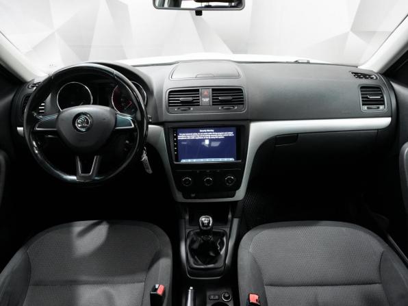 Skoda Yeti I Рестайлинг с пробегом 2014 года, цена 1 196 000 рублей, 122700 км, внедорожник, Автокод Объявления