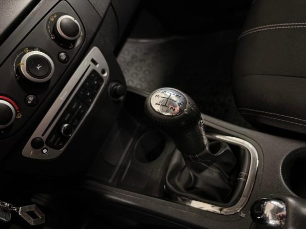 Renault Fluence I Рестайлинг с пробегом 2013 года, цена 690 000 рублей, 207979 км, седан, Автокод Объявления