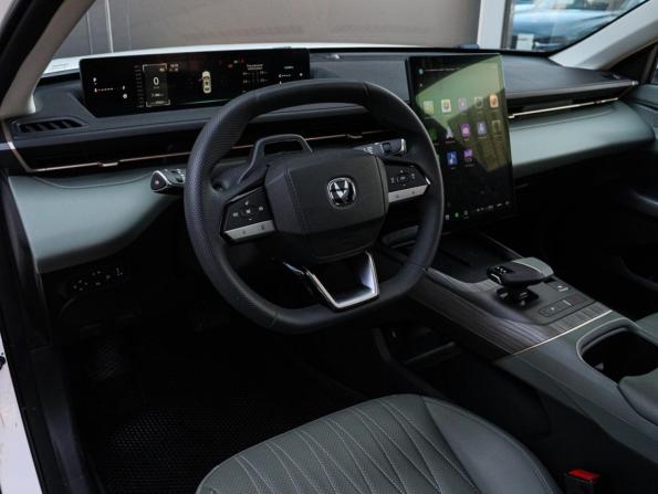 Changan Lamore с пробегом 2024 года, цена 1 990 000 рублей, 27023 км, седан, Автокод Объявления