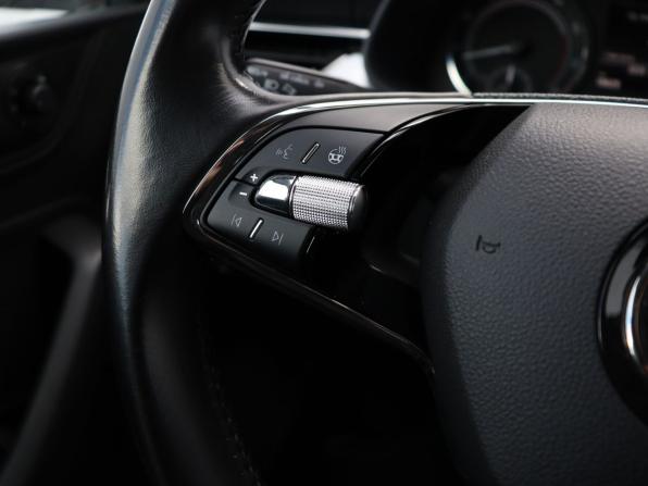 Skoda Rapid II с пробегом 2020 года, цена 1 749 000 рублей, 68024 км, лифтбек, Автокод Объявления