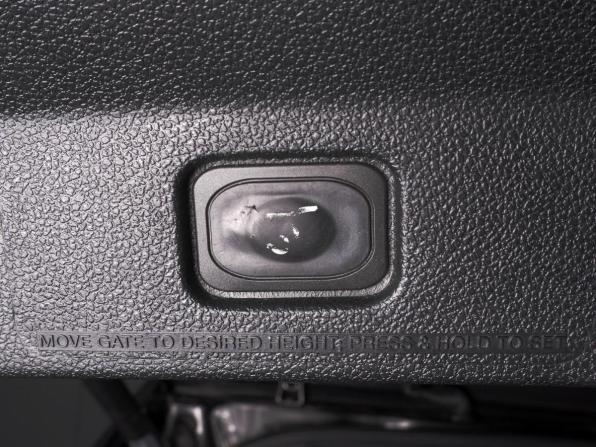 Ford Explorer V Рестайлинг с пробегом 2017 года, цена 2 950 000 рублей, 195173 км, внедорожник, Автокод Объявления