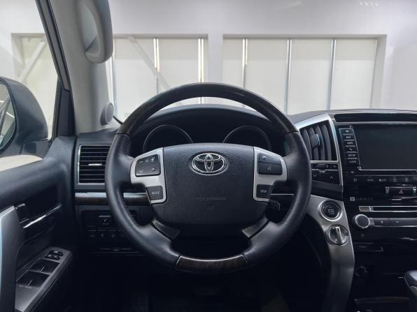 Toyota Land Cruiser 200 Series Рестайлинг 1 с пробегом 2012 года, цена 3 350 000 рублей, 299710 км, внедорожник, Автокод Объявления