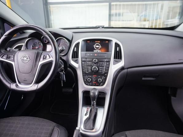 Opel Astra J Рестайлинг с пробегом 2012 года, цена 800 000 рублей, 147871 км, хэтчбек, Автокод Объявления