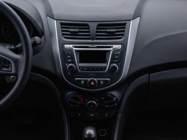 Hyundai Solaris I Рестайлинг с пробегом 2015 года, цена 995 000 рублей, 108855 км, хэтчбек, Автокод Объявления