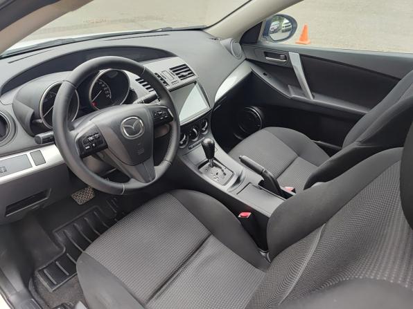 Mazda 3 II (BL) Рестайлинг с пробегом 2012 года, цена 1 030 000 рублей, 157250 км, седан, Автокод Объявления