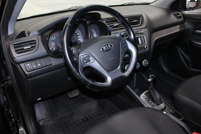Kia Rio III Рестайлинг с пробегом 2015 года, цена 979 000 рублей, 167000 км, хэтчбек, Автокод Объявления