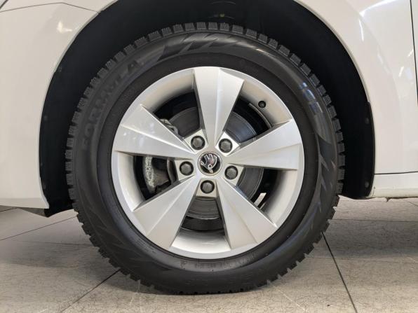 Skoda Octavia IV (A8) с пробегом 2021 года, цена 2 410 000 рублей, 39440 км, лифтбек, Автокод Объявления