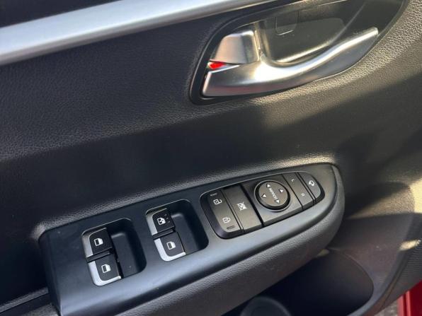 Kia Rio IV Рестайлинг с пробегом 2022 года, цена 1 728 000 рублей, 53302 км, седан, Автокод Объявления
