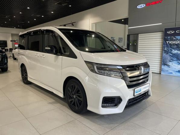 Honda Stepwgn V Рестайлинг с пробегом 2019 года, цена 2 098 000 рублей, 127000 км, минивэн, Автокод Объявления