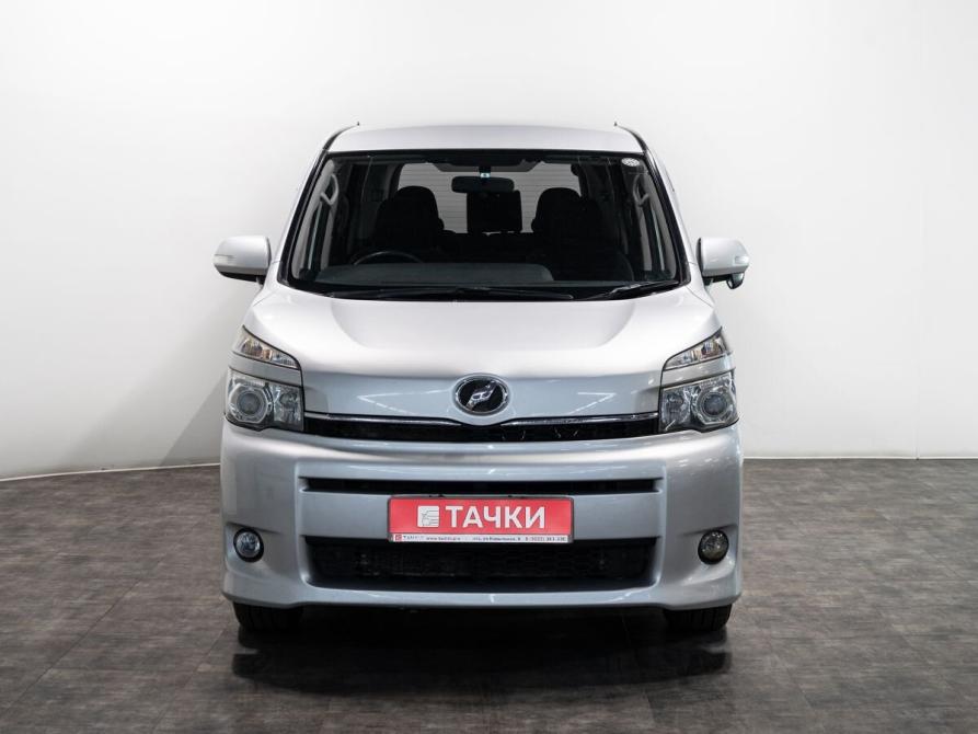 Toyota Voxy II (R70) Рестайлинг Чита  - изображение 2