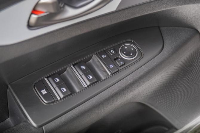 Kia K3 II с пробегом 2021 года, цена 2 049 000 рублей, 40000 км, седан, Автокод Объявления