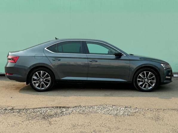 Skoda Superb III Рестайлинг с пробегом 2019 года, цена 2 499 000 рублей, 175500 км, лифтбек, Автокод Объявления