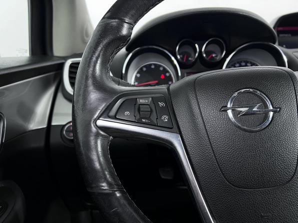 Opel Mokka I с пробегом 2014 года, цена 1 100 000 рублей, 177000 км, внедорожник, Автокод Объявления