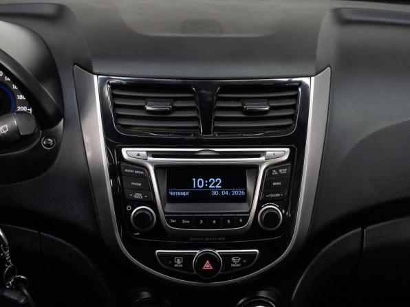 Hyundai Solaris I Рестайлинг с пробегом 2015 года, цена 940 000 рублей, 156799 км, хэтчбек, Автокод Объявления