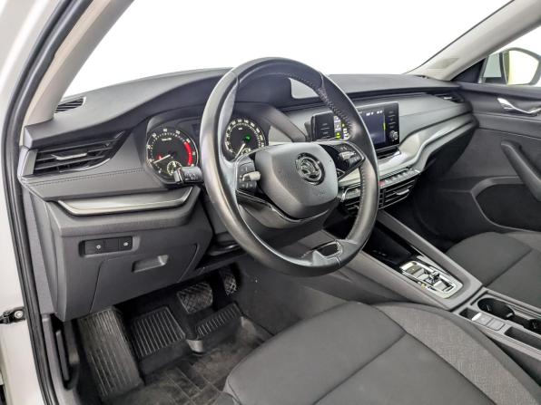 Skoda Octavia IV (A8) с пробегом 2021 года, цена 1 990 000 рублей, 116784 км, лифтбек, Автокод Объявления