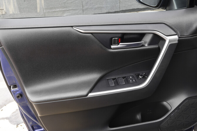 Toyota RAV4 V (XA50) с пробегом 2021 года, цена 3 888 000 рублей, 70230 км, внедорожник, Автокод Объявления