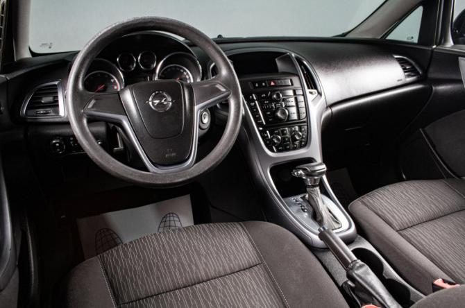 Opel Astra J с пробегом 2012 года, цена 699 000 рублей, 220000 км, хэтчбек, Автокод Объявления