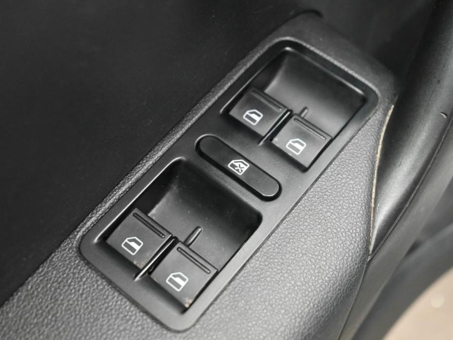 Volkswagen Polo V Рестайлинг Екатеринбург  - изображение 14