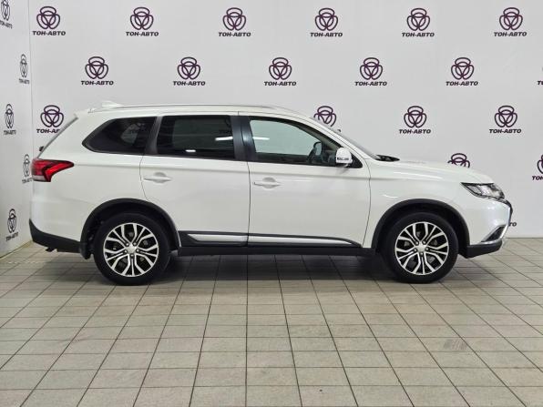 Mitsubishi Outlander III Рестайлинг 2 с пробегом 2018 года, цена 1 865 000 рублей, 93221 км, внедорожник, Автокод Объявления