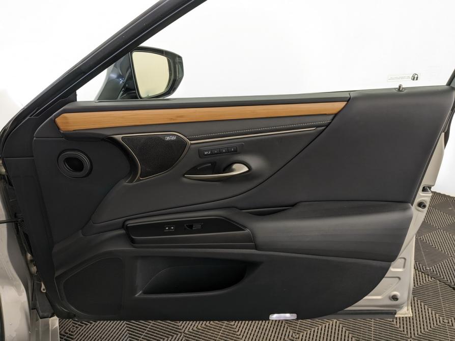 Lexus ES VII Москва  - изображение 25