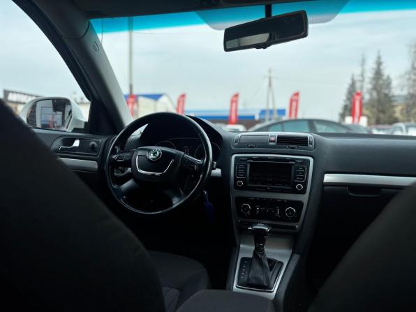 Skoda Octavia II (A5) Рестайлинг с пробегом 2012 года, цена 750 000 рублей, 237000 км, лифтбек, Автокод Объявления