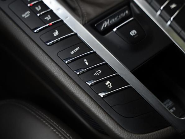 Porsche Macan I с пробегом 2016 года, цена 3 599 000 рублей, 128712 км, внедорожник, Автокод Объявления